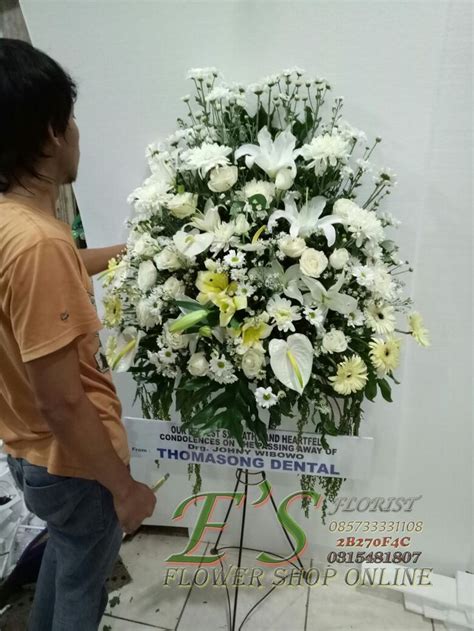 Beautiful Flower Arrangements for Bulaklak ng Patay .